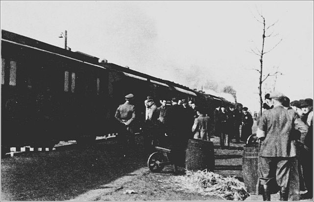 Camp Commandant Gemmeke during a transport from Westerbork